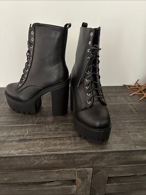 Black Platform Lace-Up Ankle Boots
